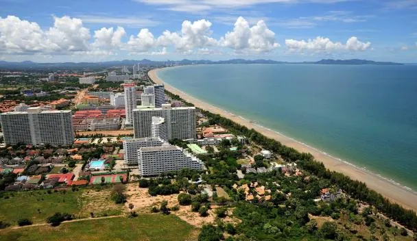 Отель D Varee Jomtien Beach 4*