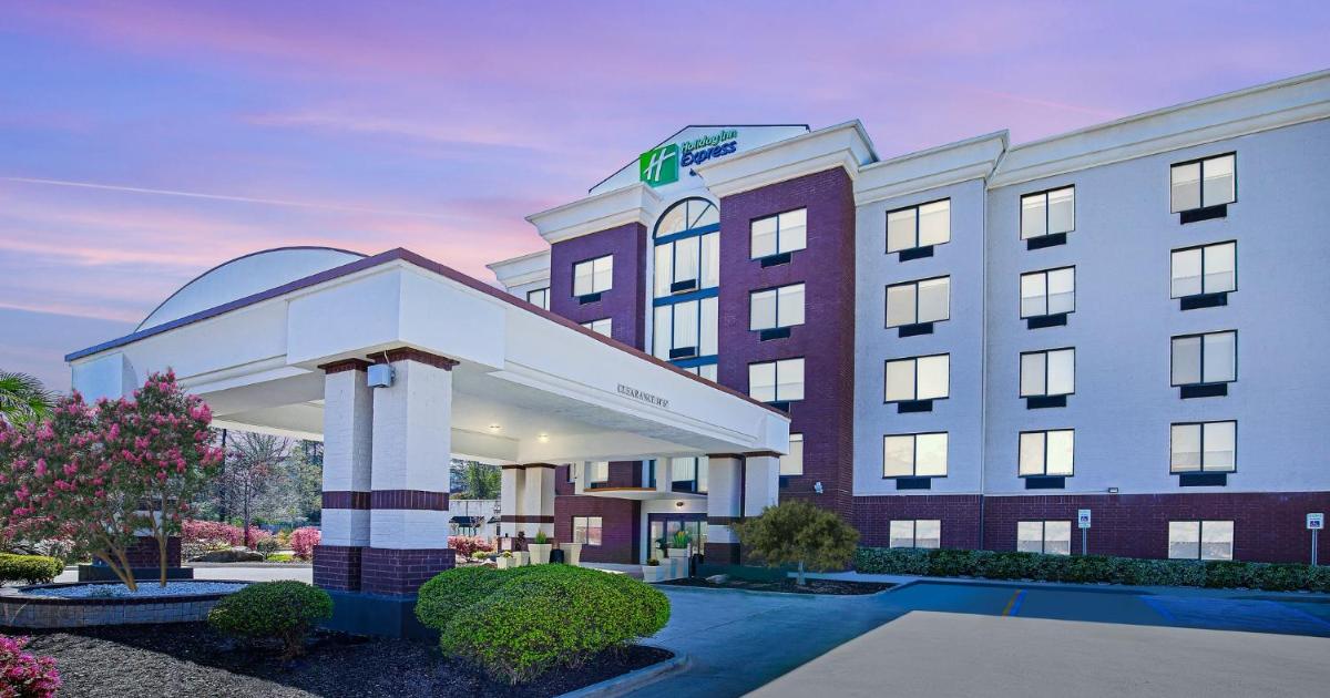 Holiday Inn Express Hotel & Suites Birmingham - Inverness 280 by IHG, Morning Sun Villas (updated prices 2027)