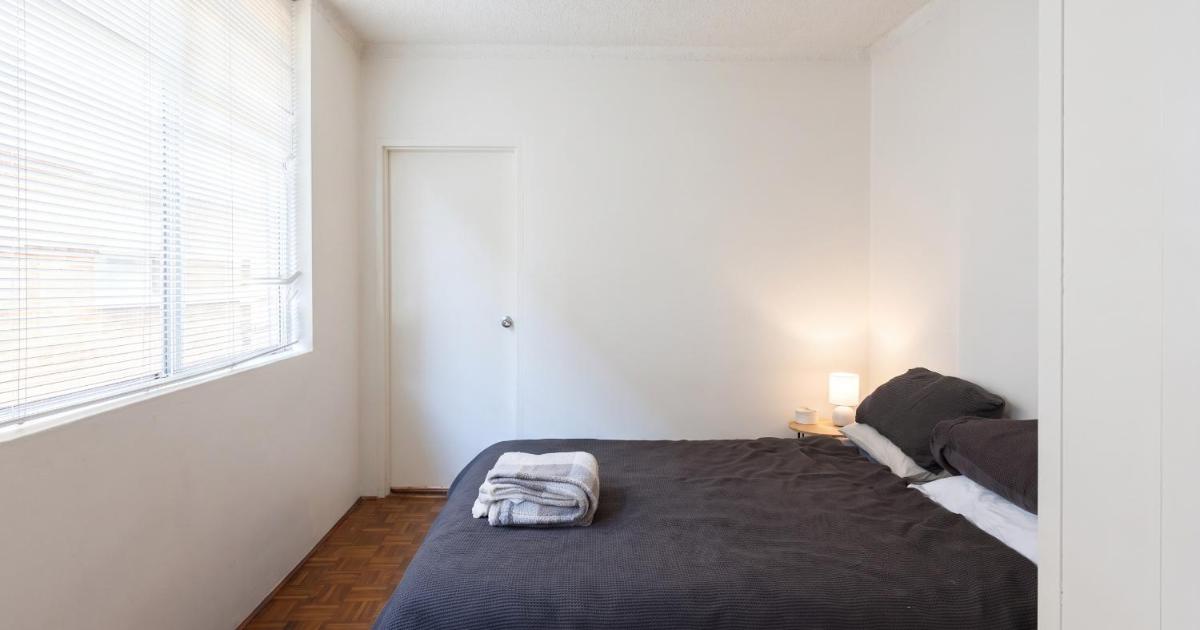 Bondi Beach Studio with Queen Bed and Separate Kitchen, Sydney (updated ...