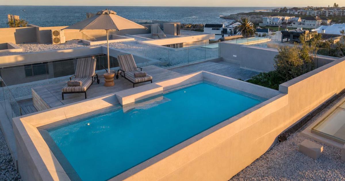 Hermanus Penthouse with Private Pool, Sea & Mtn Views, Hermanus ...