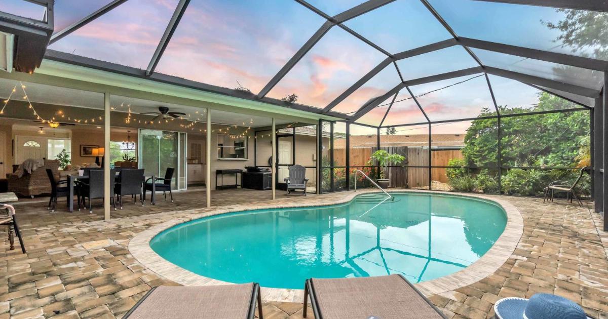 Gulf Gate Getaway 2BR 2BA with Htd Pool Pet Friendly, Sarasota (updated ...