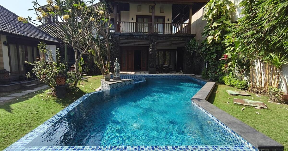 Blue Star Villa near Atlas Beach Club 3BR with Pool, Badung (harga ...