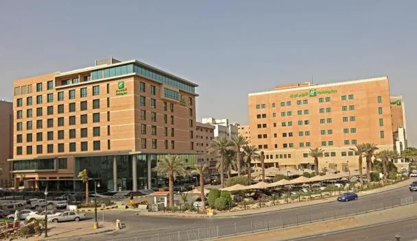 HOLIDAY INN OLAYA