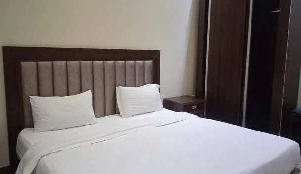QUIET ROOMS APARTMENT