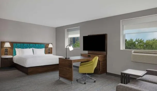 Hampton Inn & Suites by Hilton Toronto Downtown, Toronto (updated ...