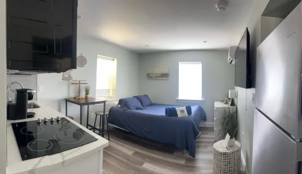 318 E Youngs Ave Unit 8 Salty Shore Retreat Idyllic Studio by the Sea ...
