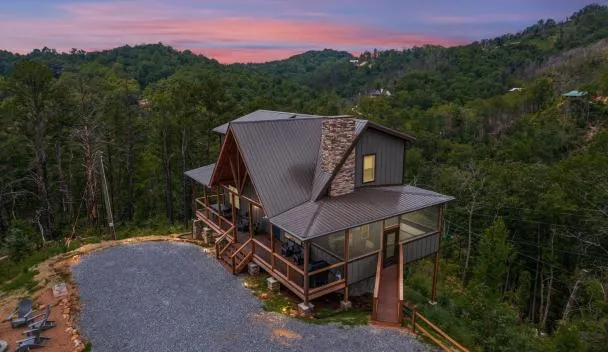 Mountain cabin 山小屋 588810840.webp?k=