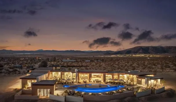 Peak by Fieldtrip 8 BR Modern Oasis 2 Pools, Joshua Tree (updated