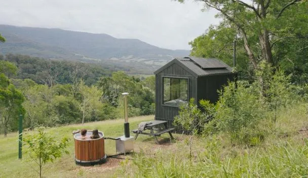 Off-Grid Cabin Surrounded by Nature - Hot Tub - Banjo, Jamberoo ...