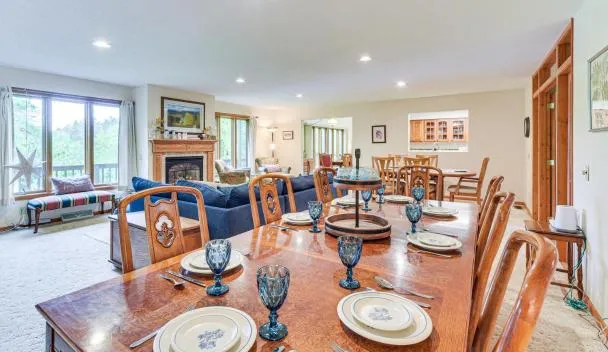 Lakeside Spooner Home with Game Room and Views!, Shell Lake (updated ...