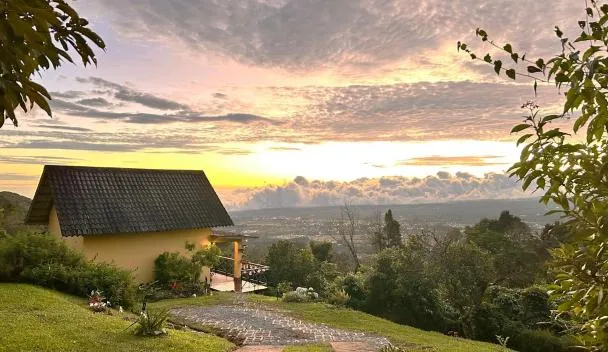Cabaña con vista al volcán Barú, Boquete (precios actualizados en 2026)