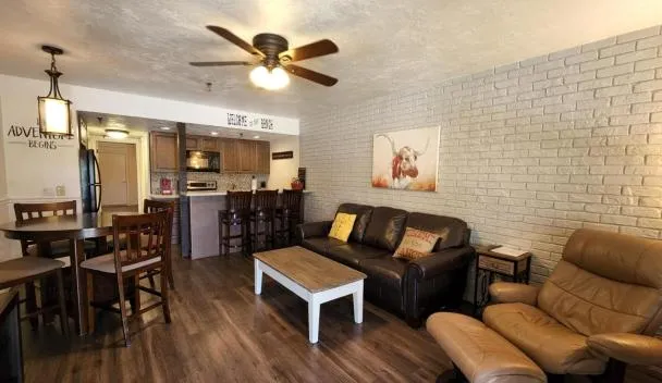 Welcome to the Ranch! Spacious LUXURY FAMILY SUITE 202, River Ranch ...