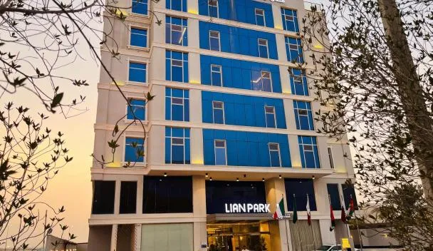 LIAN PARK HOTEL