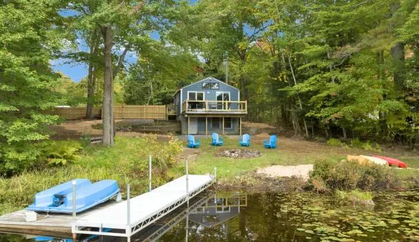 Cast and Relax! Little Blue Cabin on Wadleigh Pond, South Hollis (nove ...