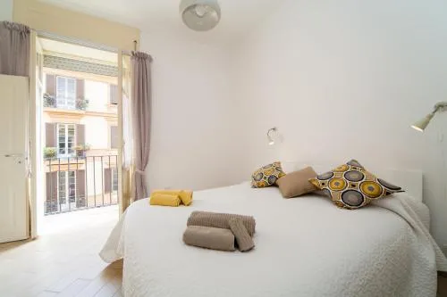 Napoli Centro Suite - Duomo Apartment photo 2