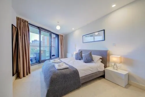 Cleyro Serviced Apartments - Finzels Reach photo 2