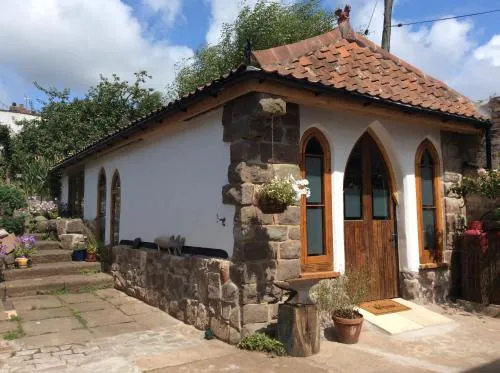 The Hideaway - a charming, unique retreat in Long Ashton, Bristol photo 2