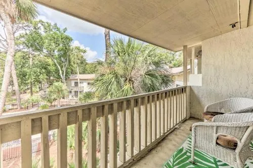 Patio & Walk to Beach: Hilton Head Island Townhome photo 2