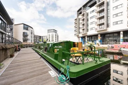Edinburgh - Houseboats photo 2