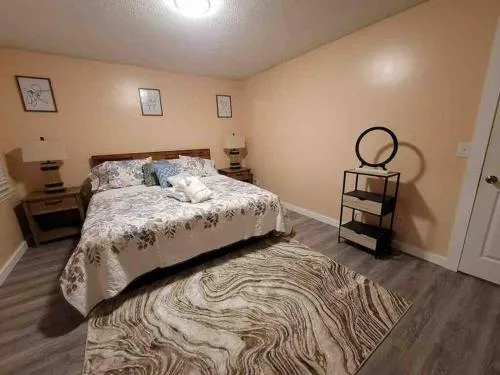 Elegant 2-bedroom pet-friendly villa w 2 parking spaces photo 2