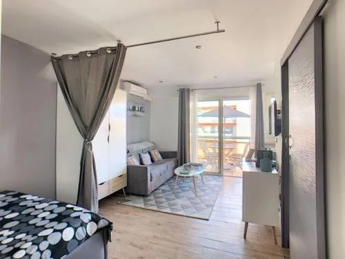Juan Les Pins Centre - Studio Neuf Avec Terrasse - 3 Mins Des Plages - Jazz Apartment photo 2