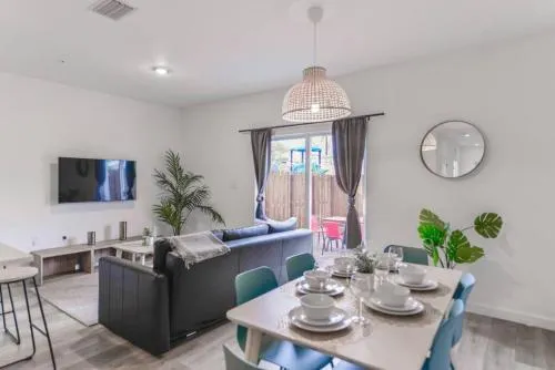 Amazing Townhouse 15 minutes from the Beach photo 2