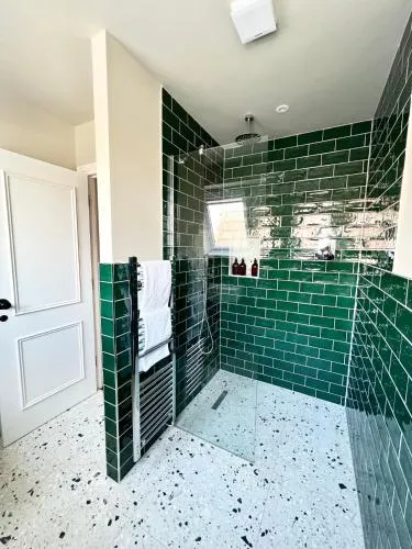 Redland Suites - Apartment 7 photo 2