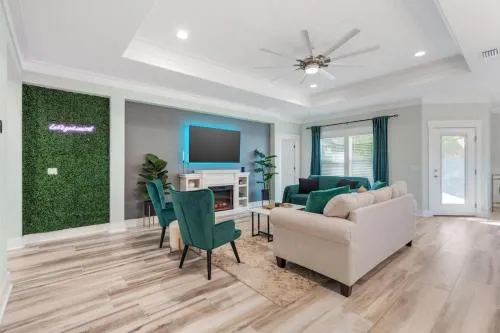 Emerald-Gem-Inn • Laguna Haven/Beach Home! photo 2
