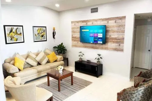 Amazing & cozy Duplex near Zoo Miami ! photo 2