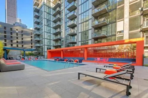 Top Floor High Rise 3 Bed DTLA Skyscraper Penthouse photo 2