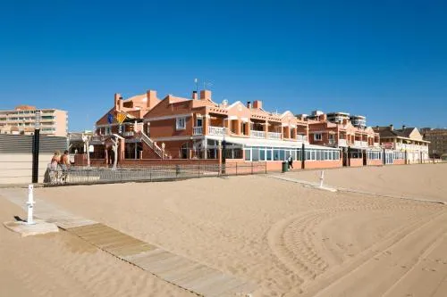 Lloyds Beach Club photo 2