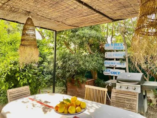 Villa calme grand jardin bord de mer. Parking photo 2