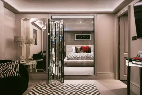 Square Townhouse photo 2