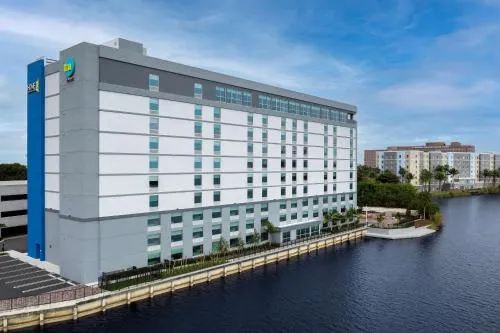 Home2 Suites By Hilton Miami Airport South Blue Lagoon photo 2