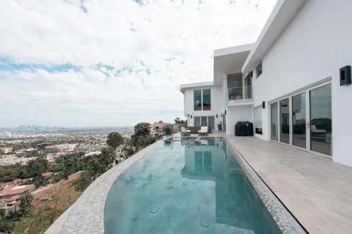 Exclusive Hillside Hideaway-Private Room photo 2