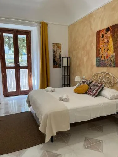 GL Golden City Apartments photo 2