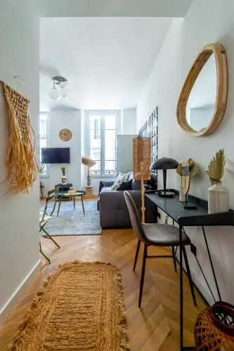 302b Beautiful studio refurbished Downtown / Ac photo 2