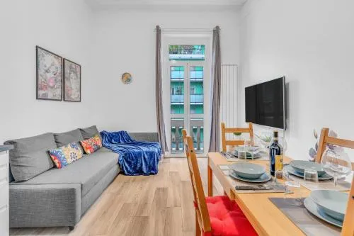 [ElleBnb - Milano] Wifi, Netflix e metro M2 a 100 metri photo 2