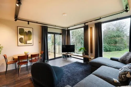 Luxury Container Lodge photo 2
