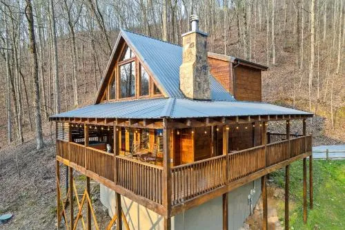 Private! Hot Tub, Views, & Games photo 2