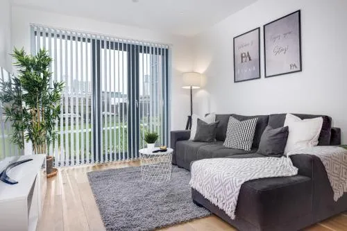 Pluxa Moonstone Metropolis Luxury Getaway in Birmingham City Centre photo 2