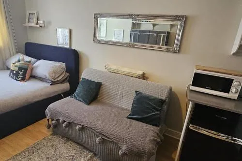 Selfcontained Apt ensuite photo 2