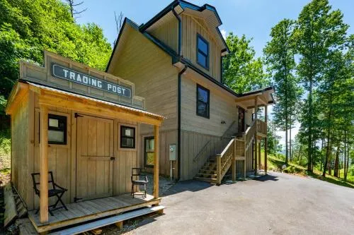 Lil Cabin in the Cove! MTN views, theater, hot tub, games, king beds, Prime Location! photo 2
