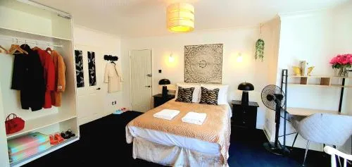 Rose Homestay Brighton - Free parking Ensuite studio room near Brighton Uni photo 2