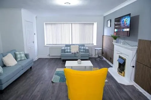 3 Bedroom House Manchester with en-suite Free Wifi and Parking photo 2