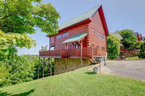 Sensational Sunset! Sevierville Home w/ Hot Tub photo 2