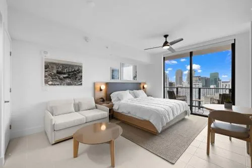 Ultimate Elegance Studio with Panoramic City Views photo 2