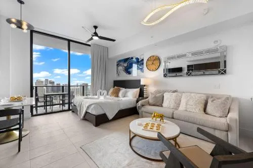 PH 49 Floor Luxury Studio w Free Parking photo 2