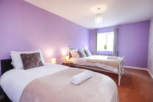 Snowberry Close - Contractors Long Stay by ShortStayUK photo 2