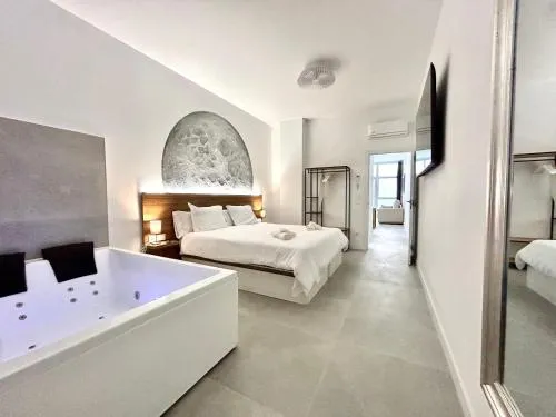 Valencia Getaway - Jacuzzi, Space & Comfort photo 2